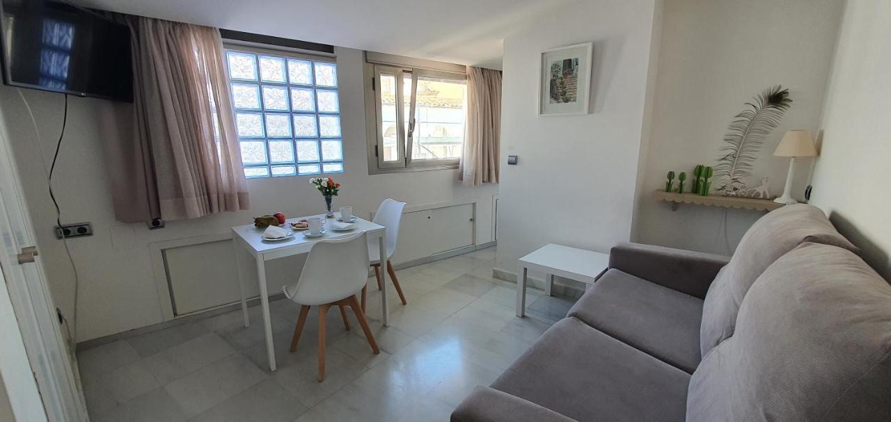 Apartamentos Torre De La Mezquita Kordoba Bagian luar foto