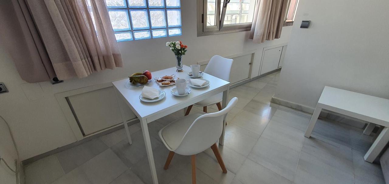 Apartamentos Torre De La Mezquita Kordoba Bagian luar foto