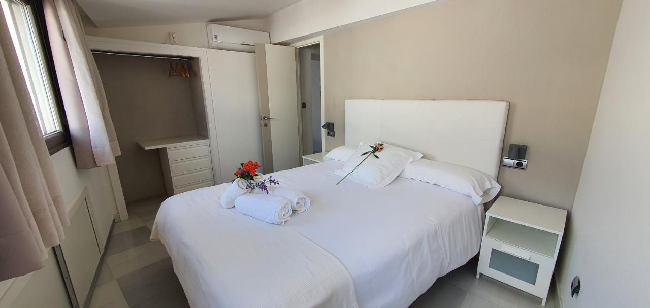 Apartamentos Torre De La Mezquita Kordoba Bagian luar foto