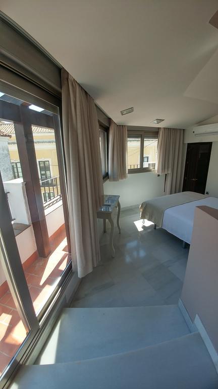 Apartamentos Torre De La Mezquita Kordoba Bagian luar foto