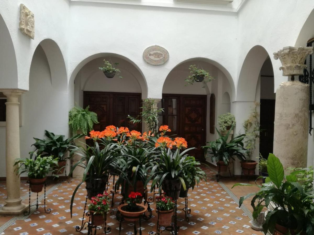 Apartamentos Torre De La Mezquita Kordoba Bagian luar foto